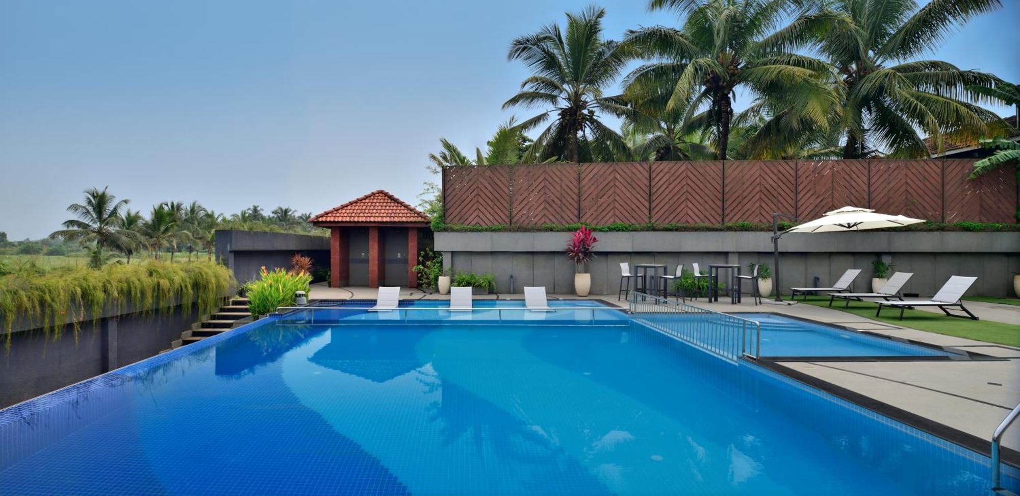 ホテル Citadines Arpora Nagoa Goa エクステリア 写真